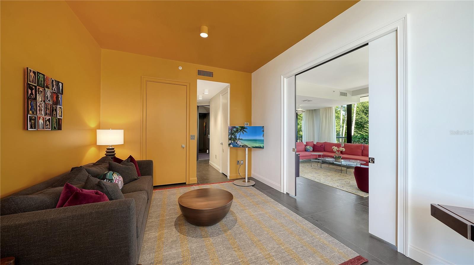 415 L AMBIANCE DR #B202