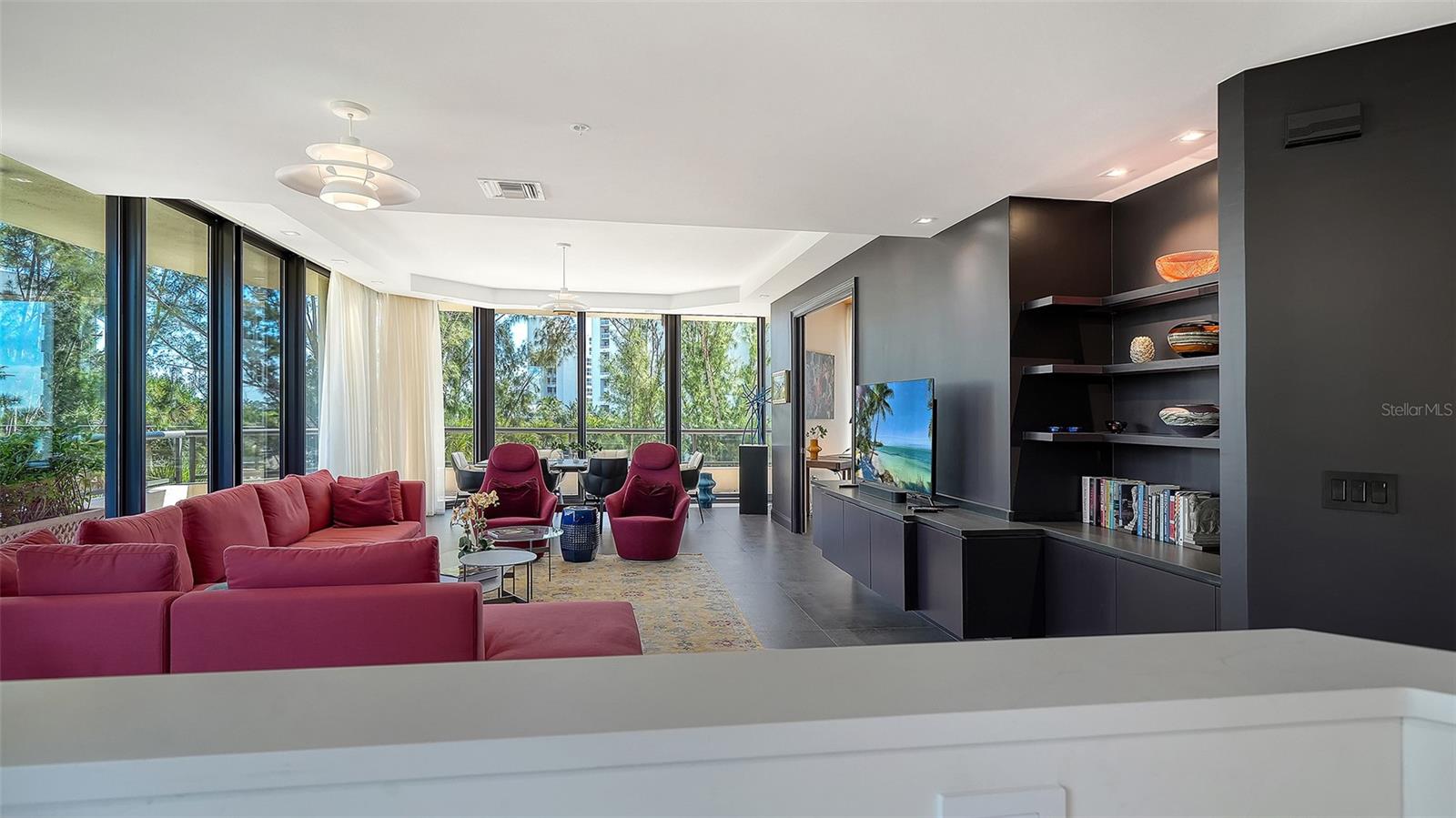 415 L AMBIANCE DR #B202