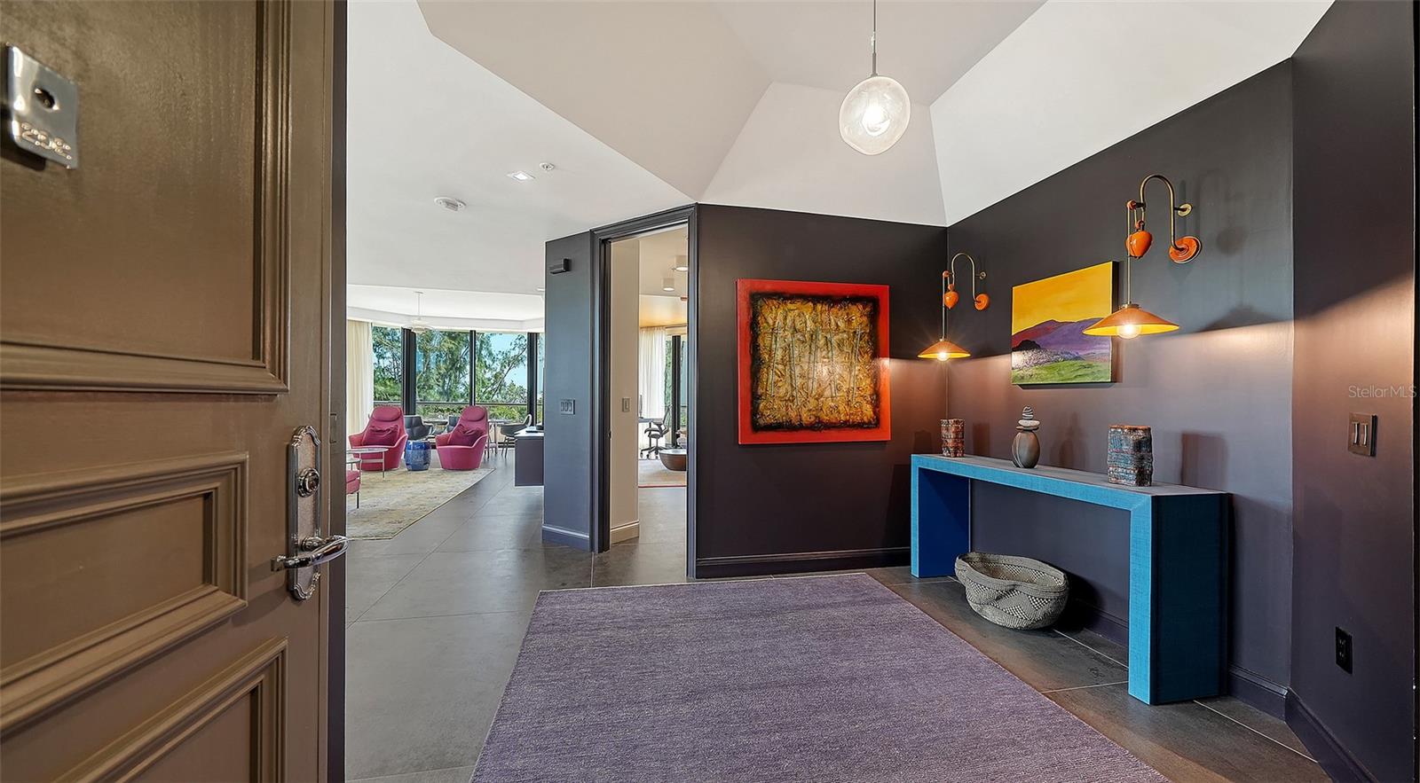 415 L AMBIANCE DR #B202