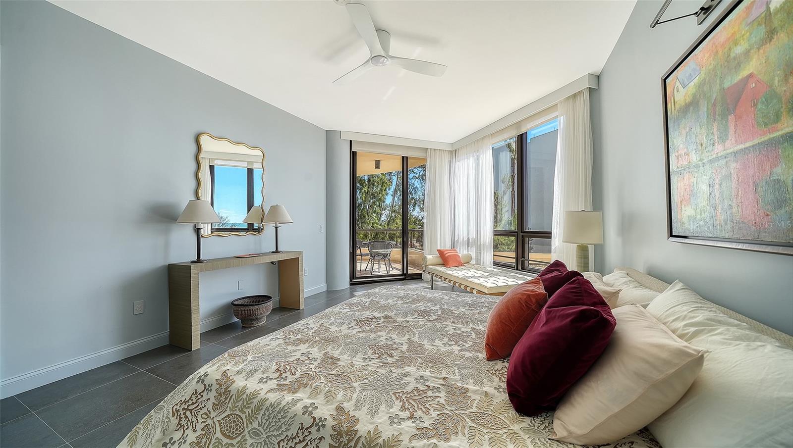 415 L AMBIANCE DR #B202