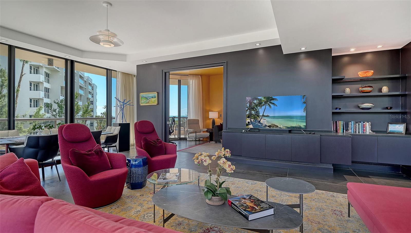 415 L AMBIANCE DR #B202