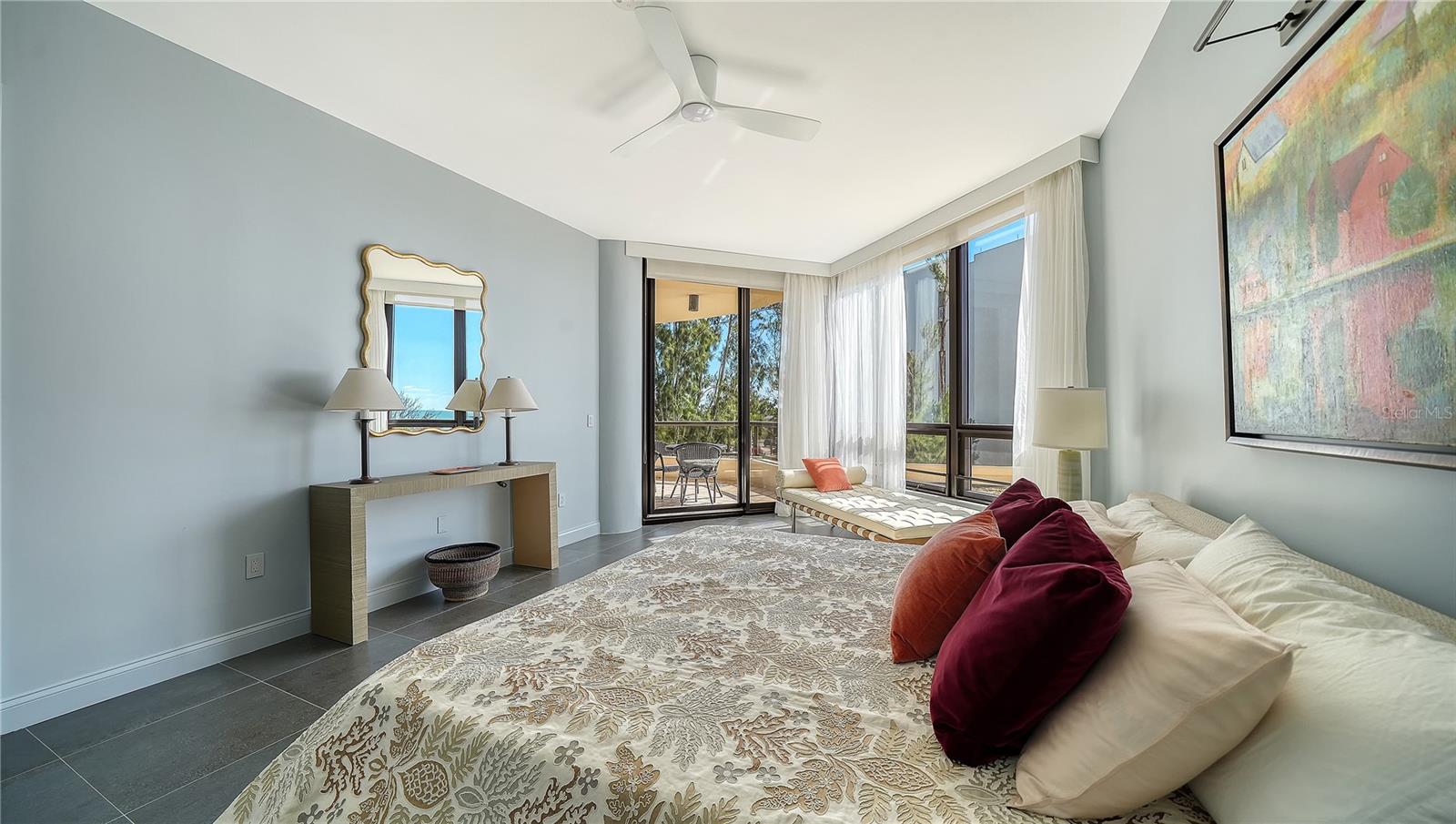 415 L AMBIANCE DR #B202