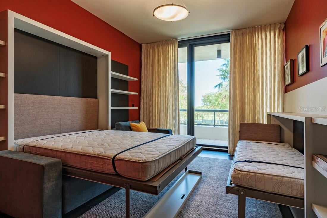 415 L AMBIANCE DR #B202