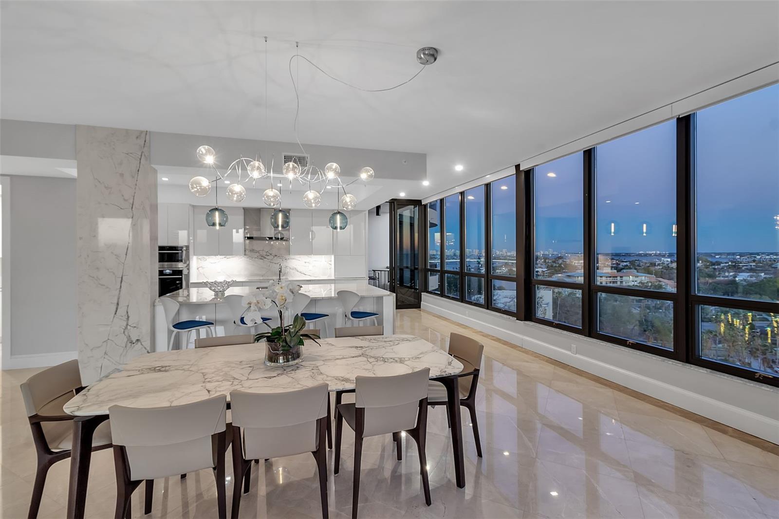 415 L AMBIANCE DR #A801