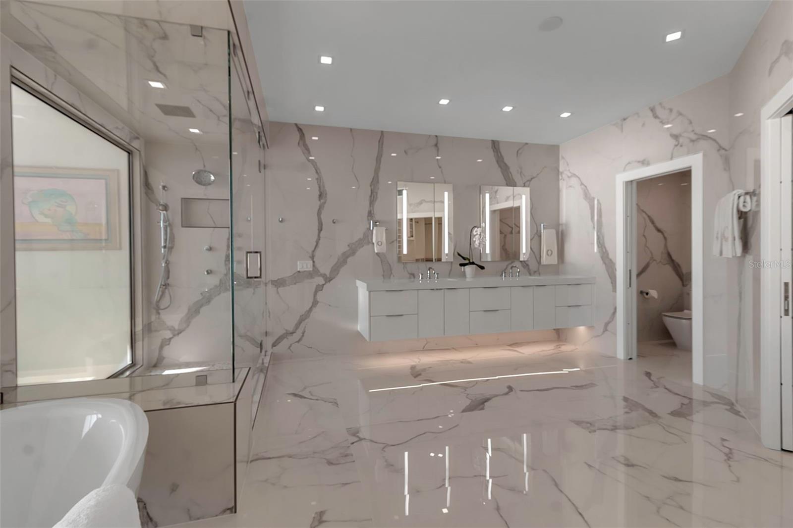 415 L AMBIANCE DR #A801