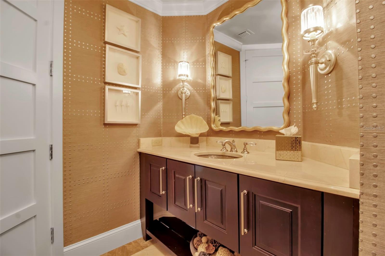 415 L AMBIANCE DR #A801