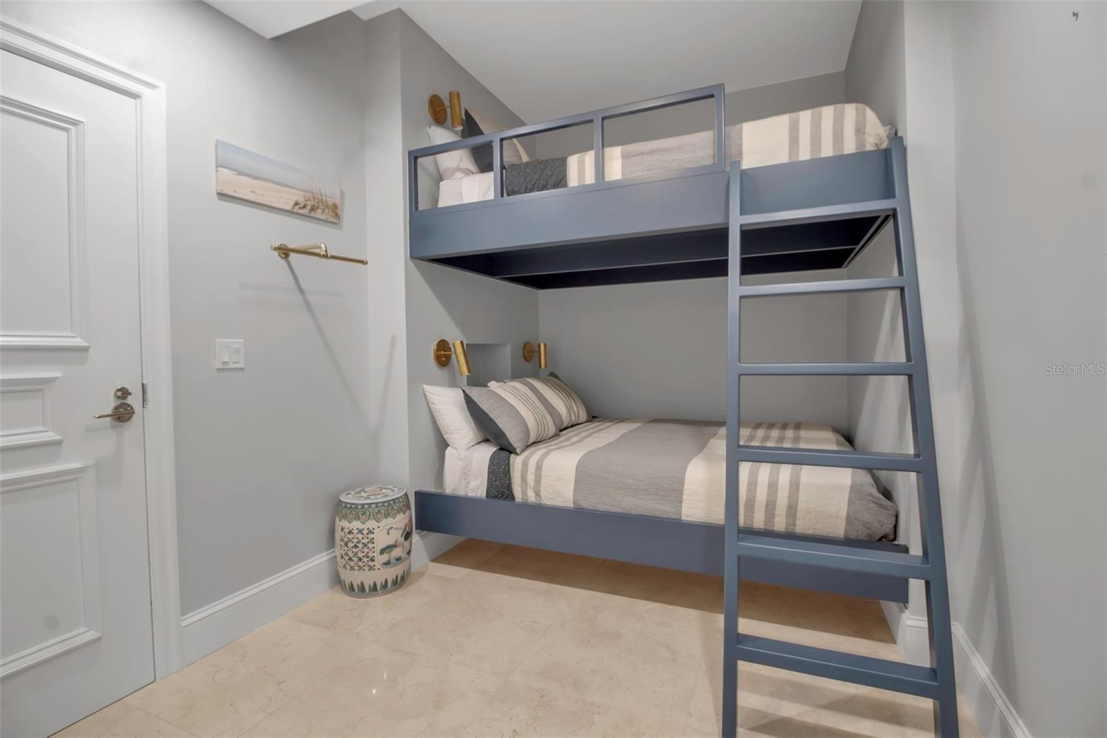 415 L AMBIANCE DR #A801