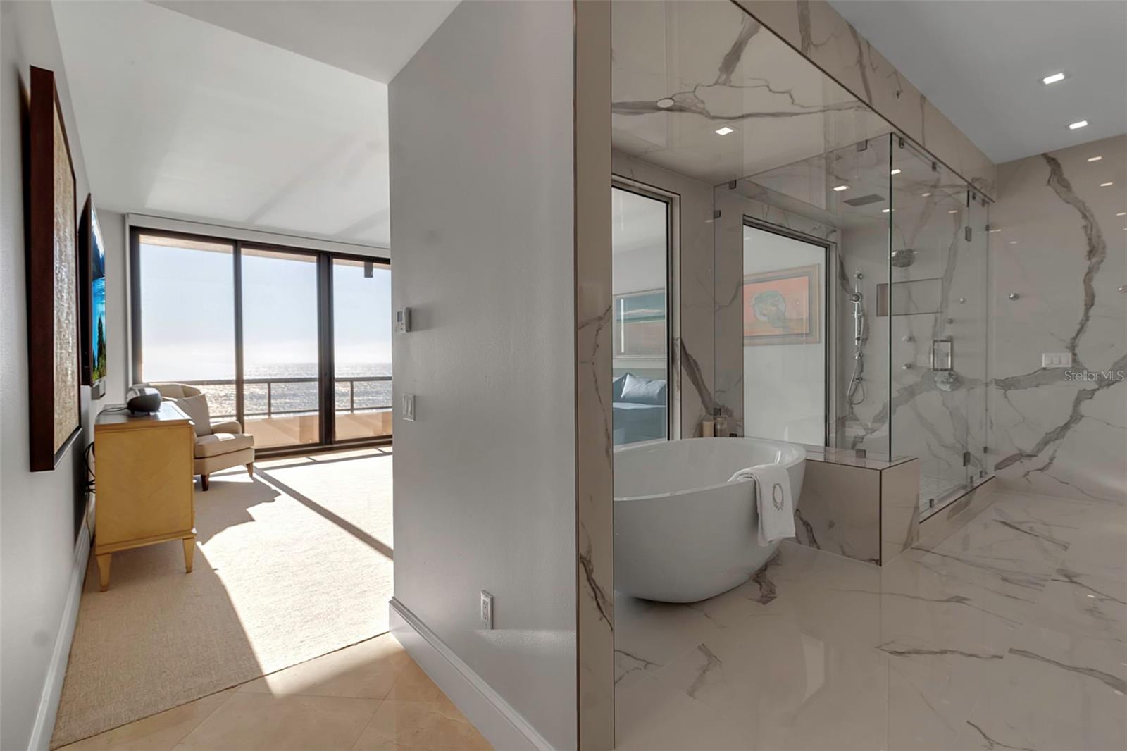 415 L AMBIANCE DR #A801