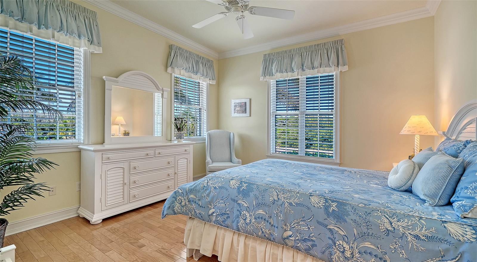 6473 GULF OF MEXICO DR