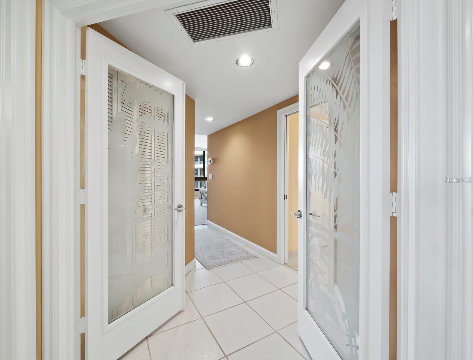 545 SANCTUARY DR #B506