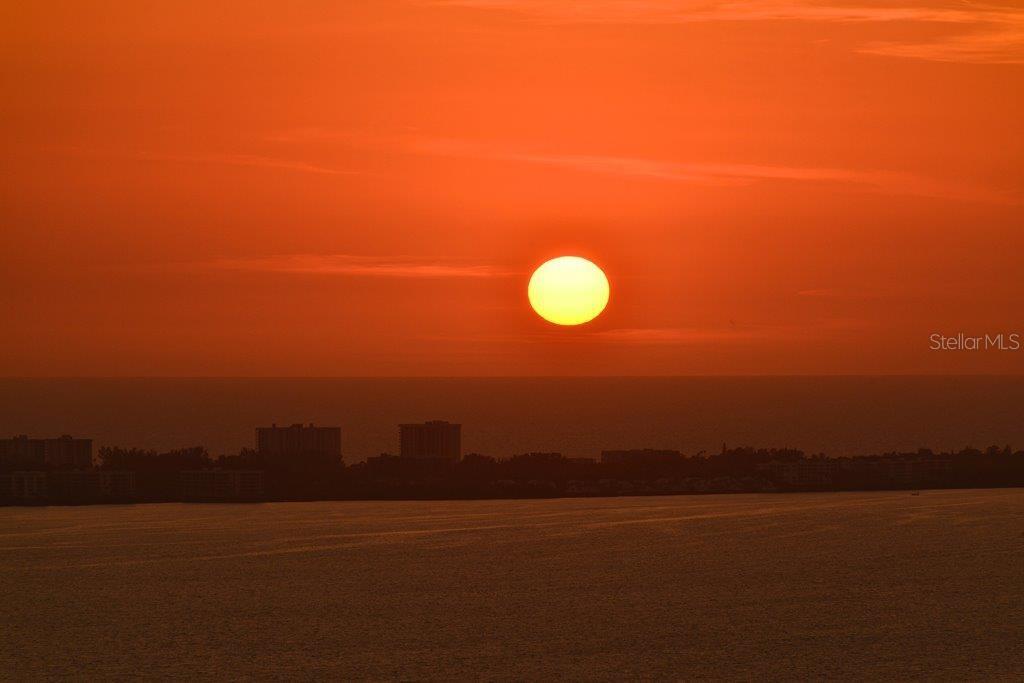 545 SANCTUARY DR #B506