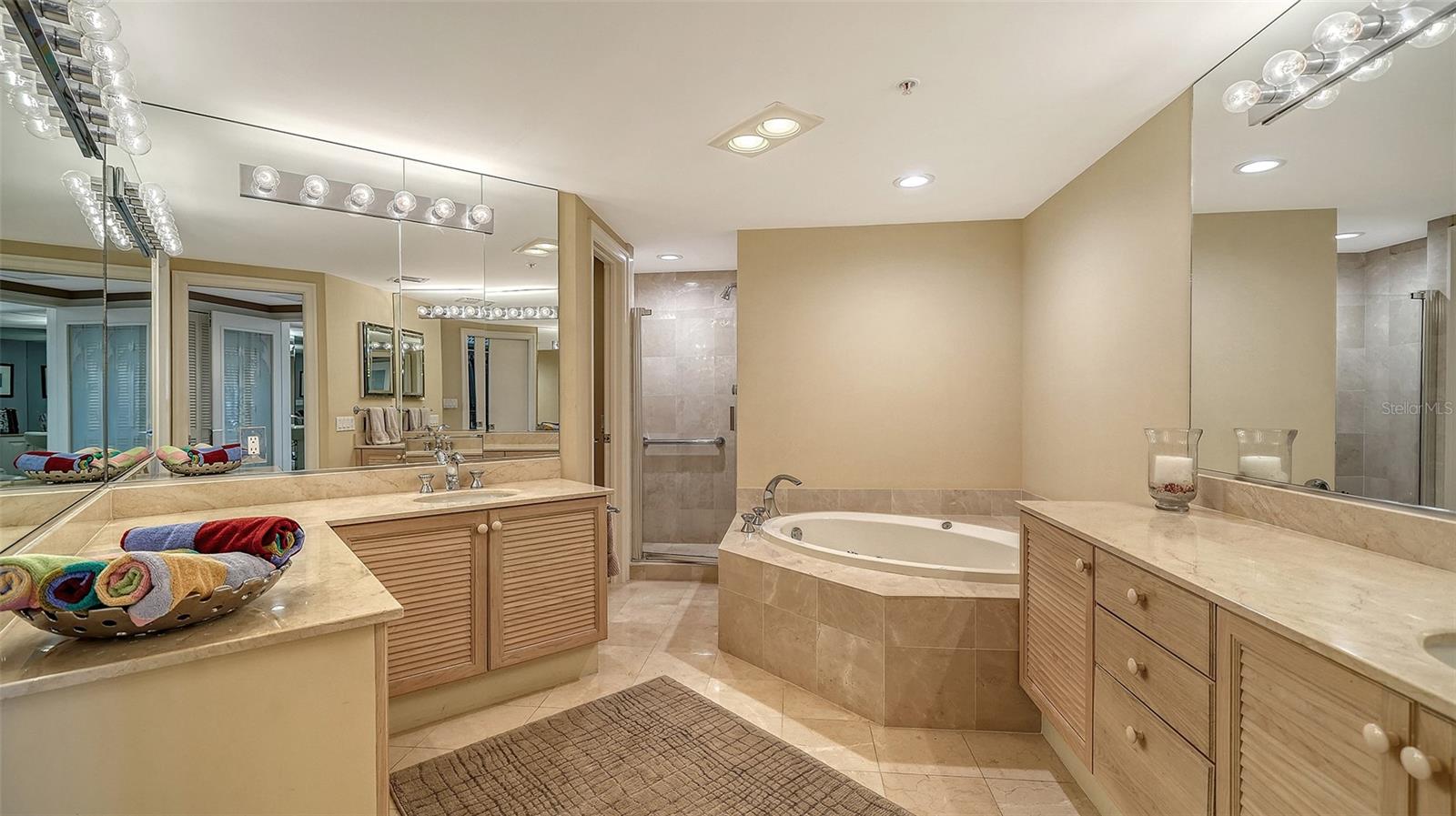 545 SANCTUARY DR #B506