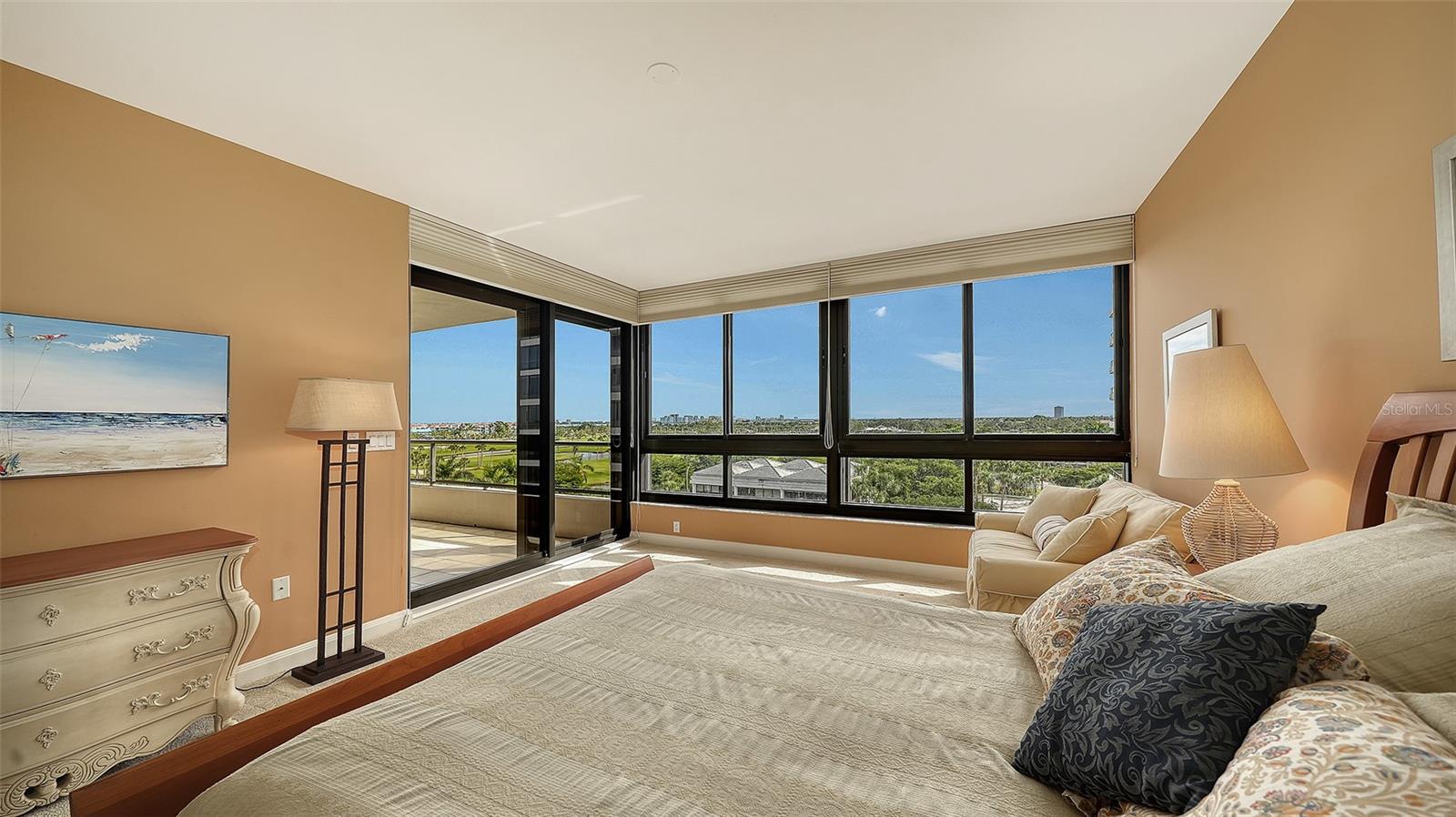 545 SANCTUARY DR #B506