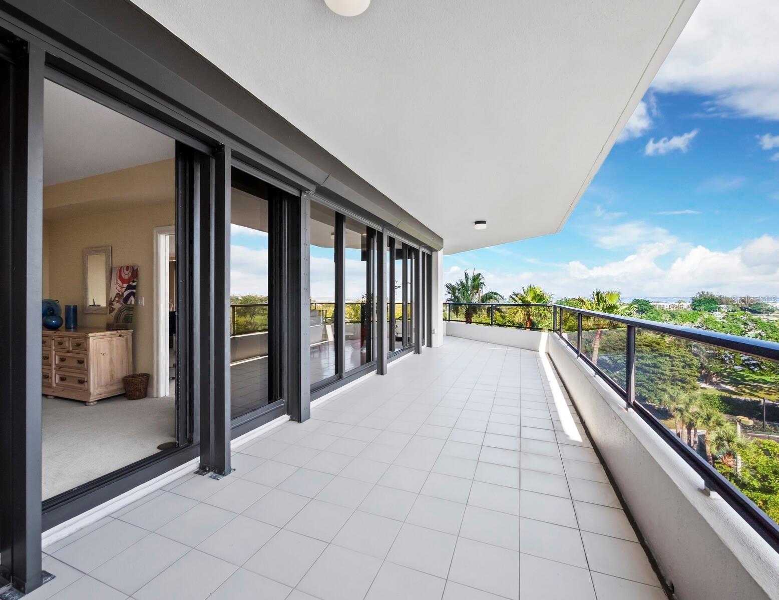 545 SANCTUARY DR #B506