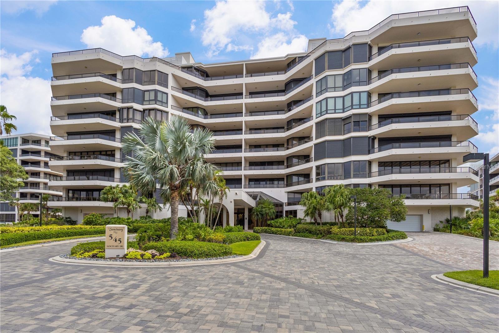 545 SANCTUARY DR #B506