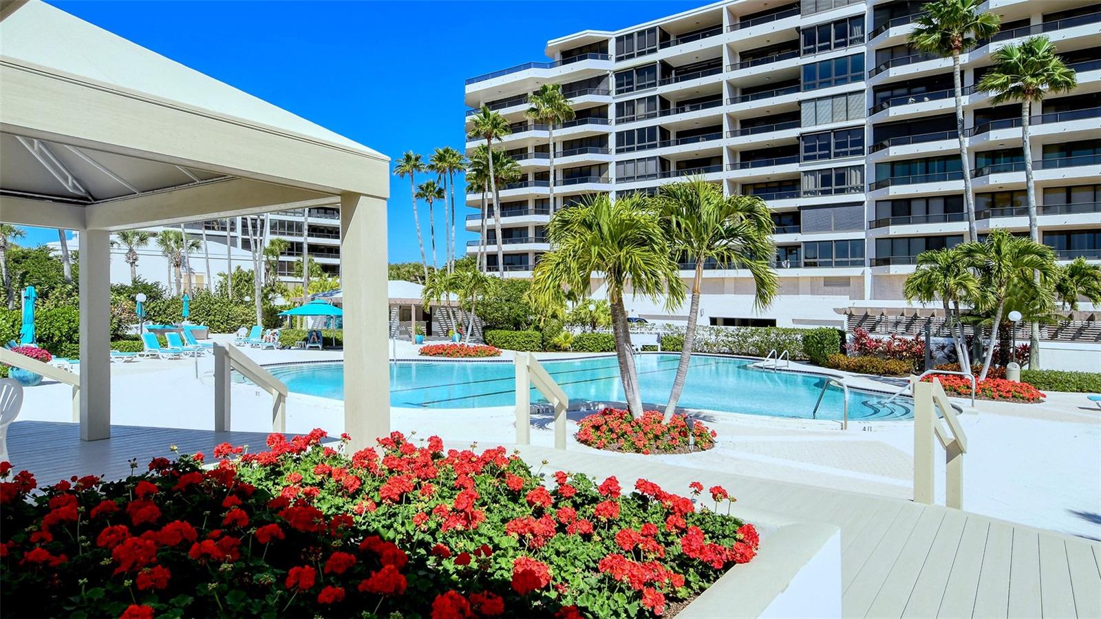 545 SANCTUARY DR #B506