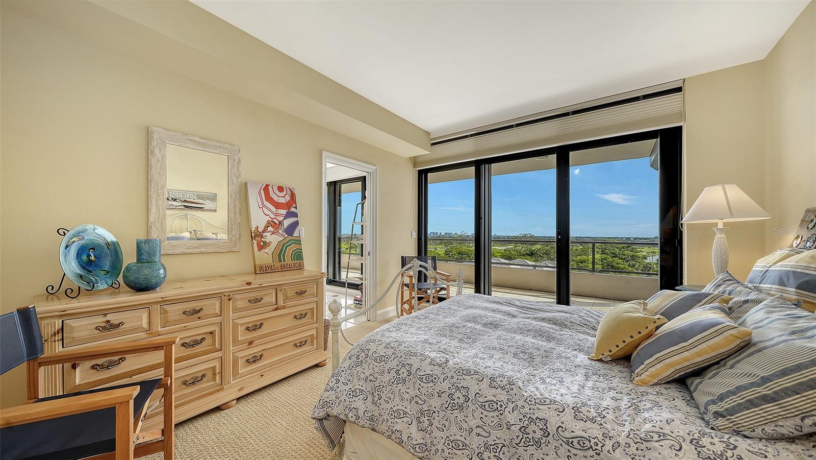 545 SANCTUARY DR #B506