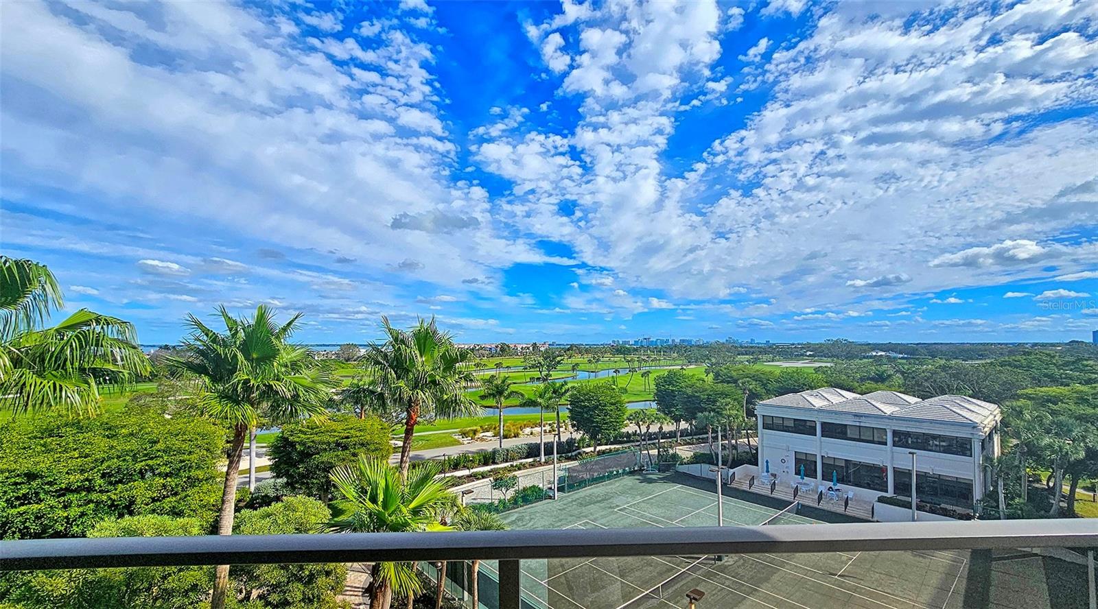 545 SANCTUARY DR #B506