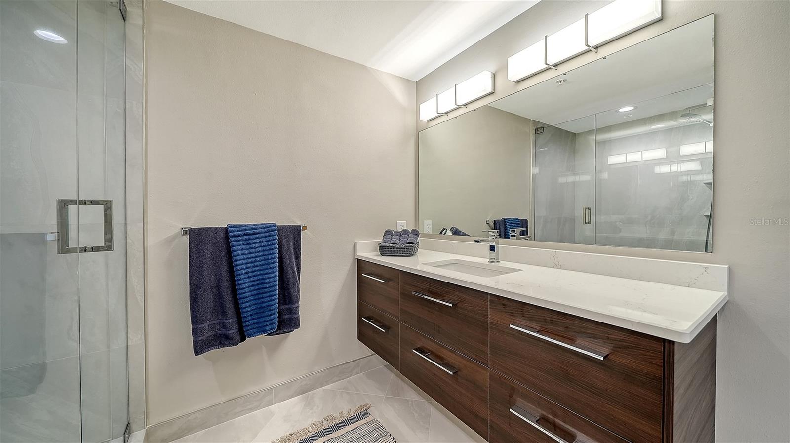 545 SANCTUARY DR #B506