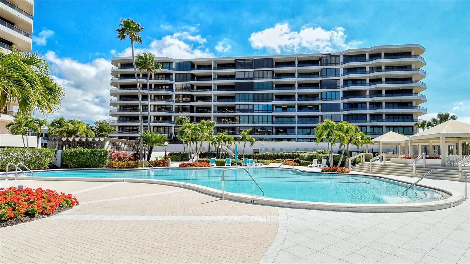 545 SANCTUARY DR #B506