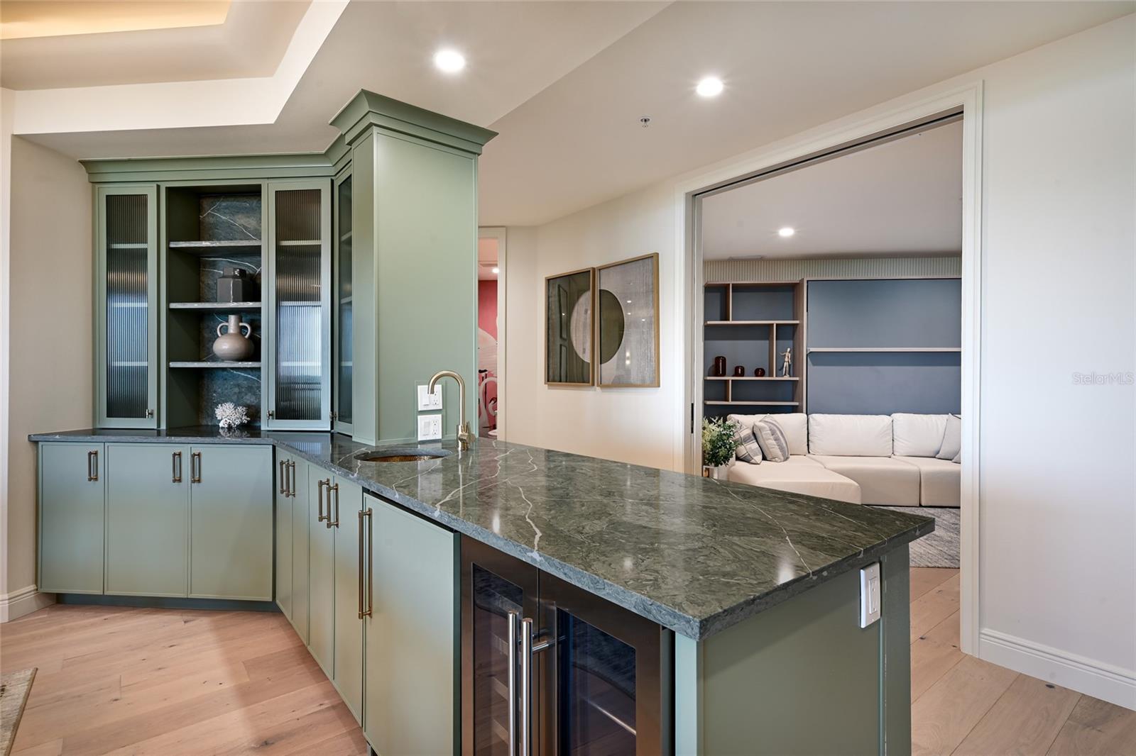 1300 BENJAMIN FRANKLIN DR #809