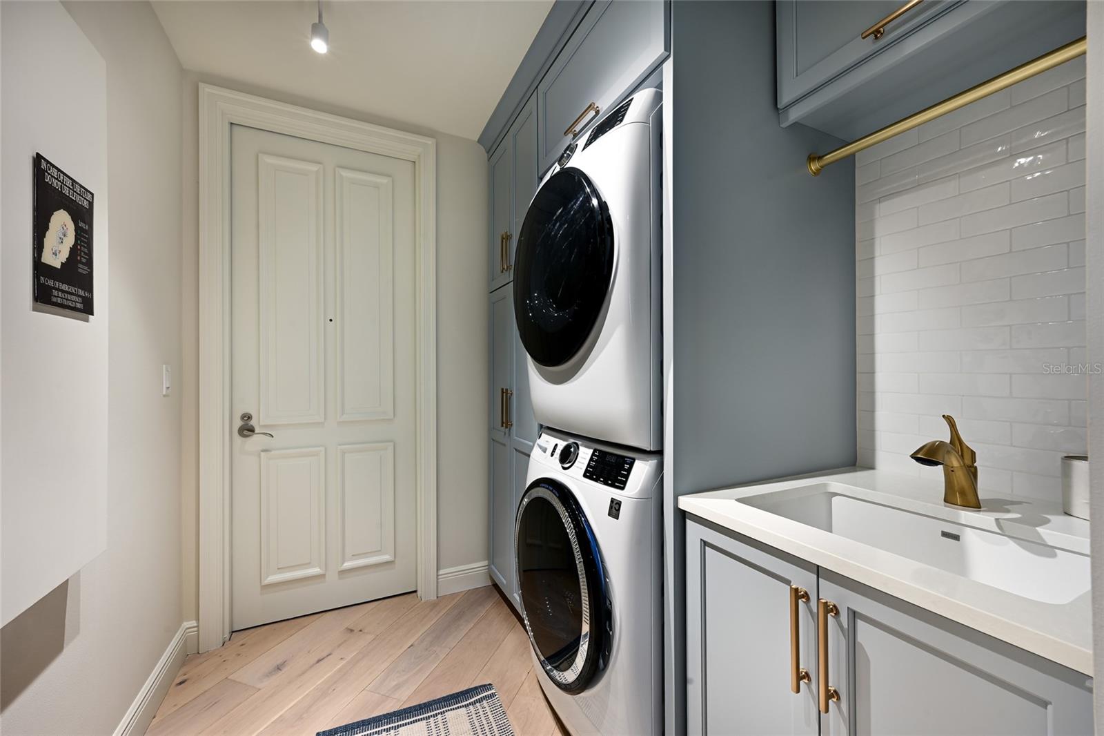 1300 BENJAMIN FRANKLIN DR #809