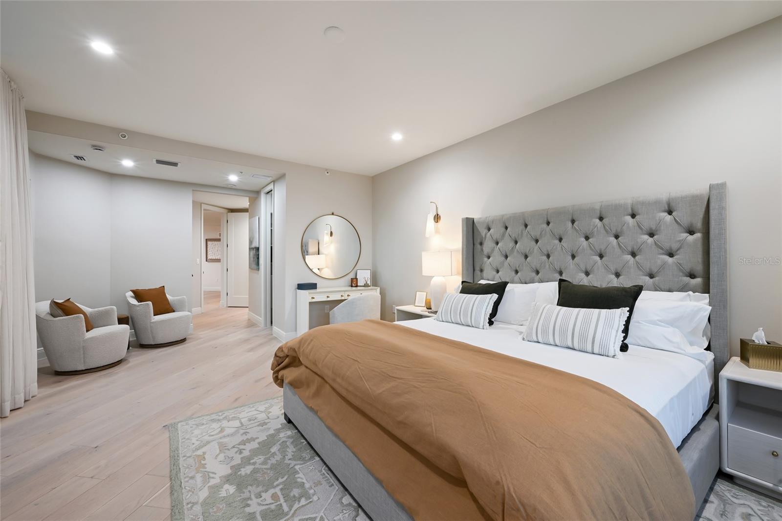 1300 BENJAMIN FRANKLIN DR #809