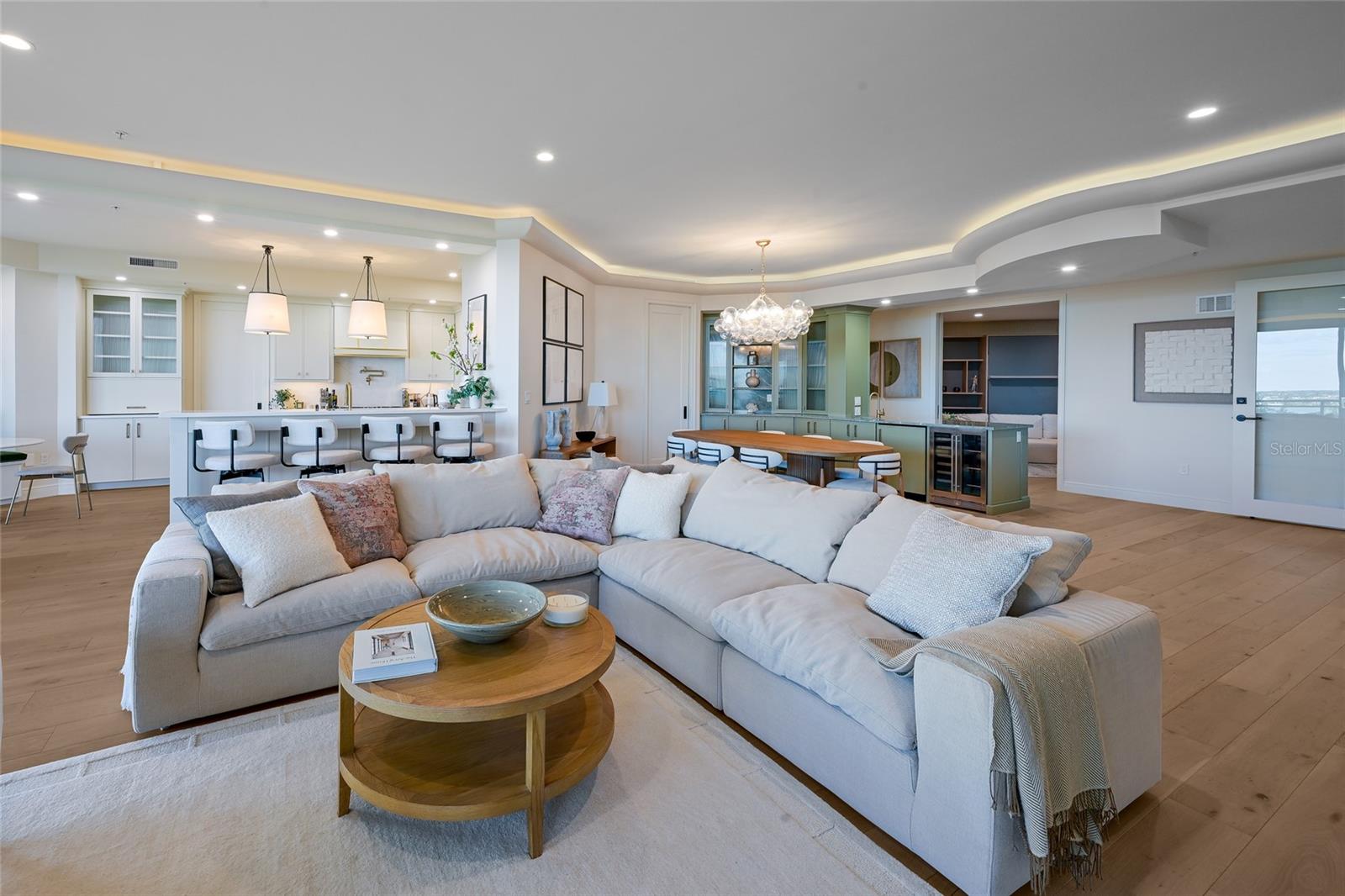 1300 BENJAMIN FRANKLIN DR #809