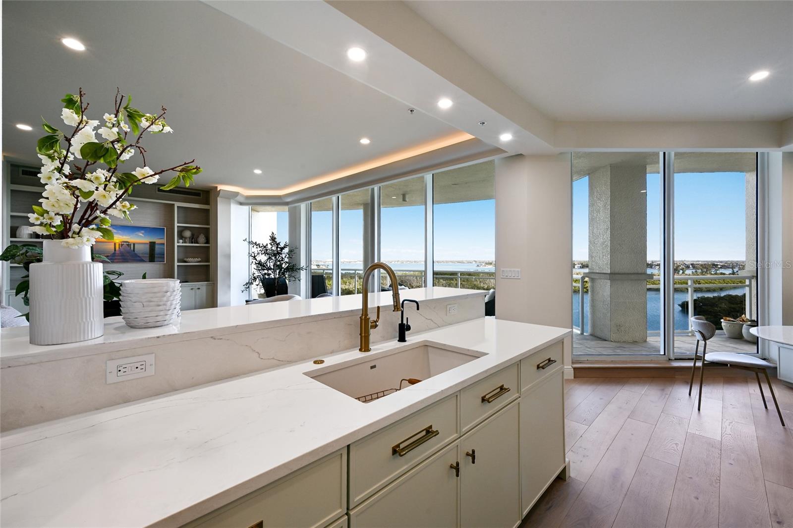 1300 BENJAMIN FRANKLIN DR #809