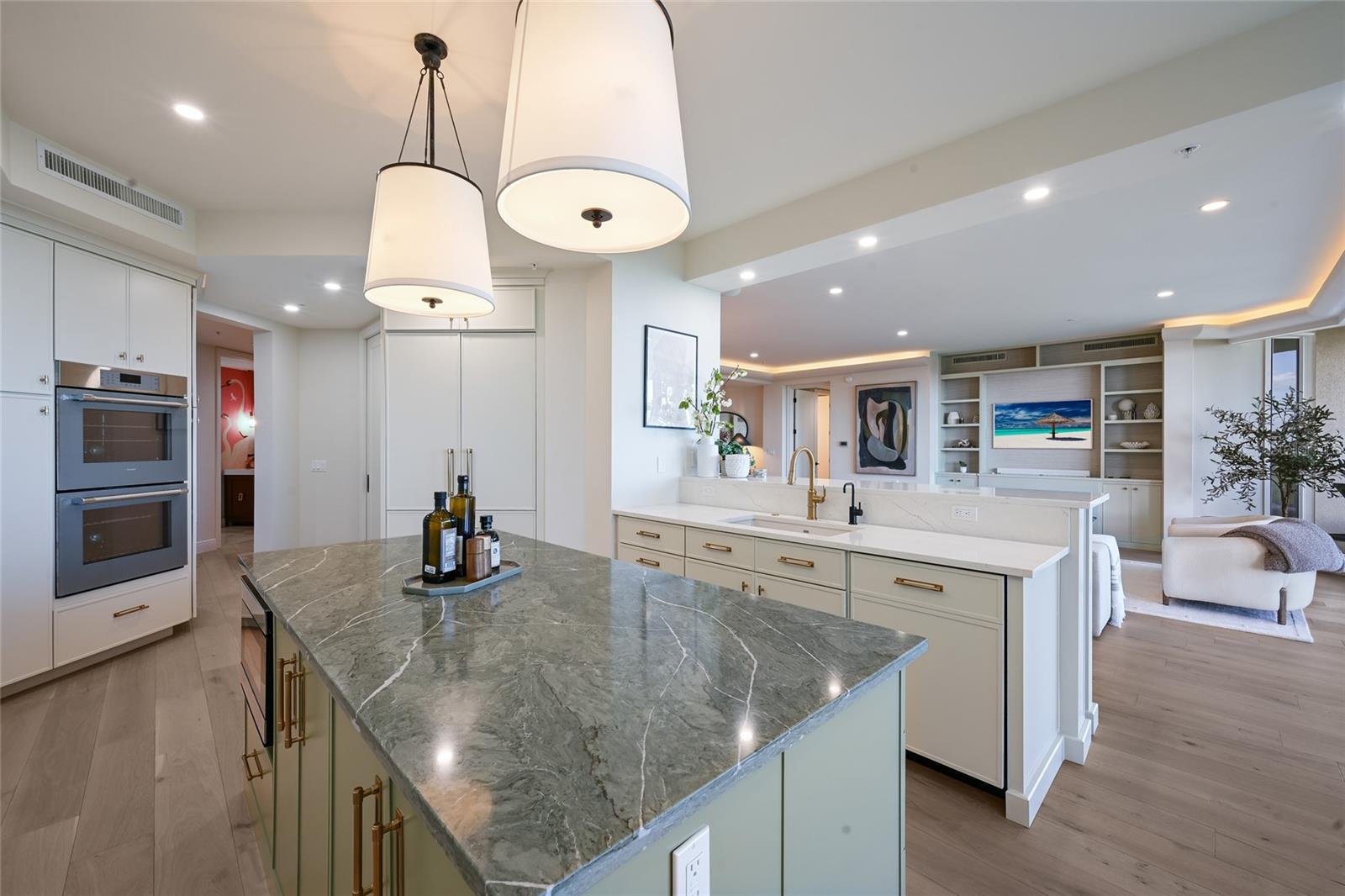 1300 BENJAMIN FRANKLIN DR #809