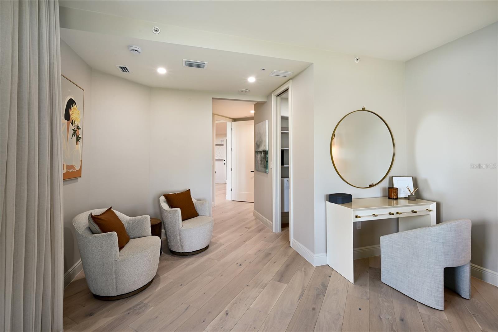 1300 BENJAMIN FRANKLIN DR #809