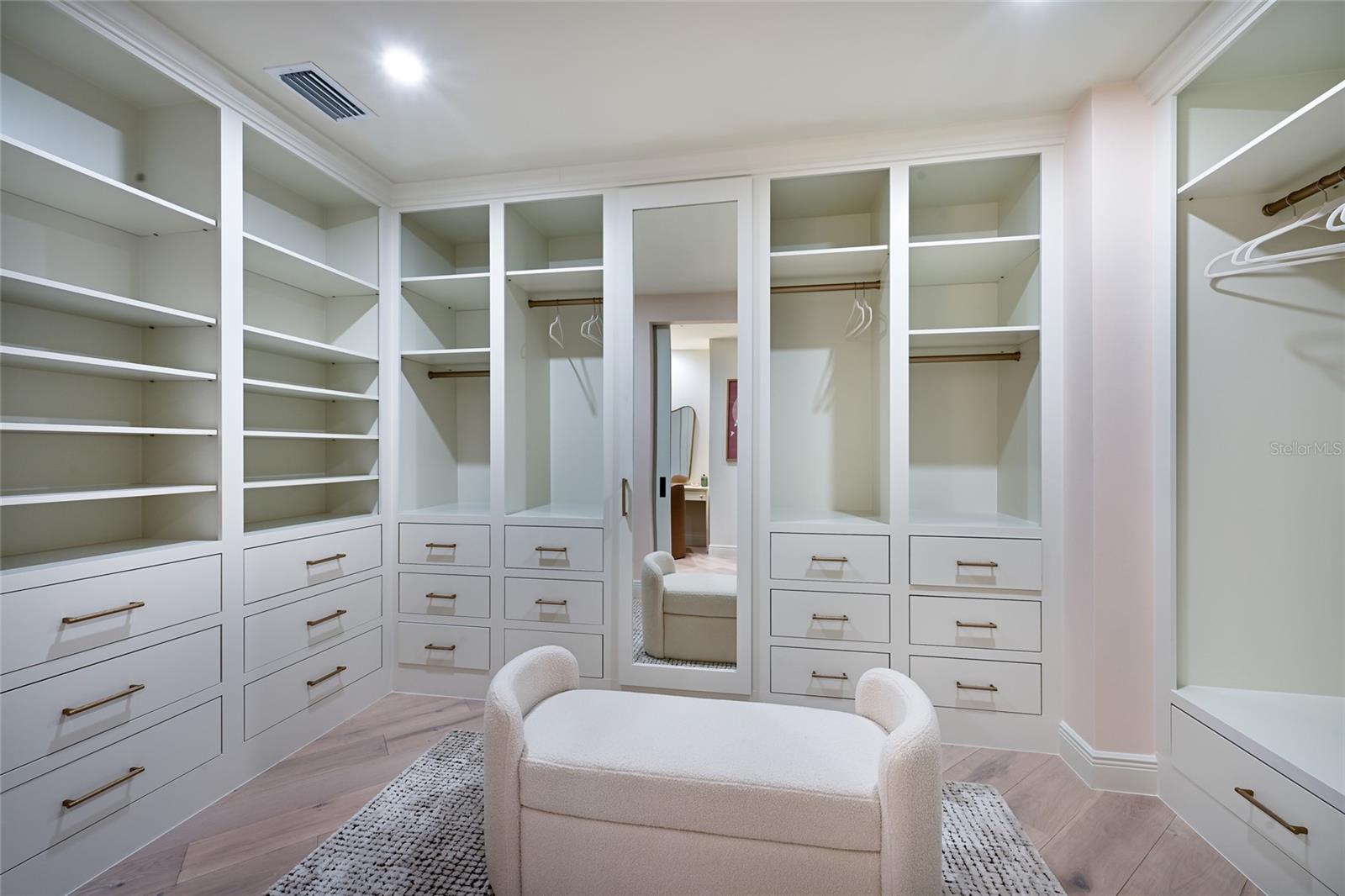 1300 BENJAMIN FRANKLIN DR #809