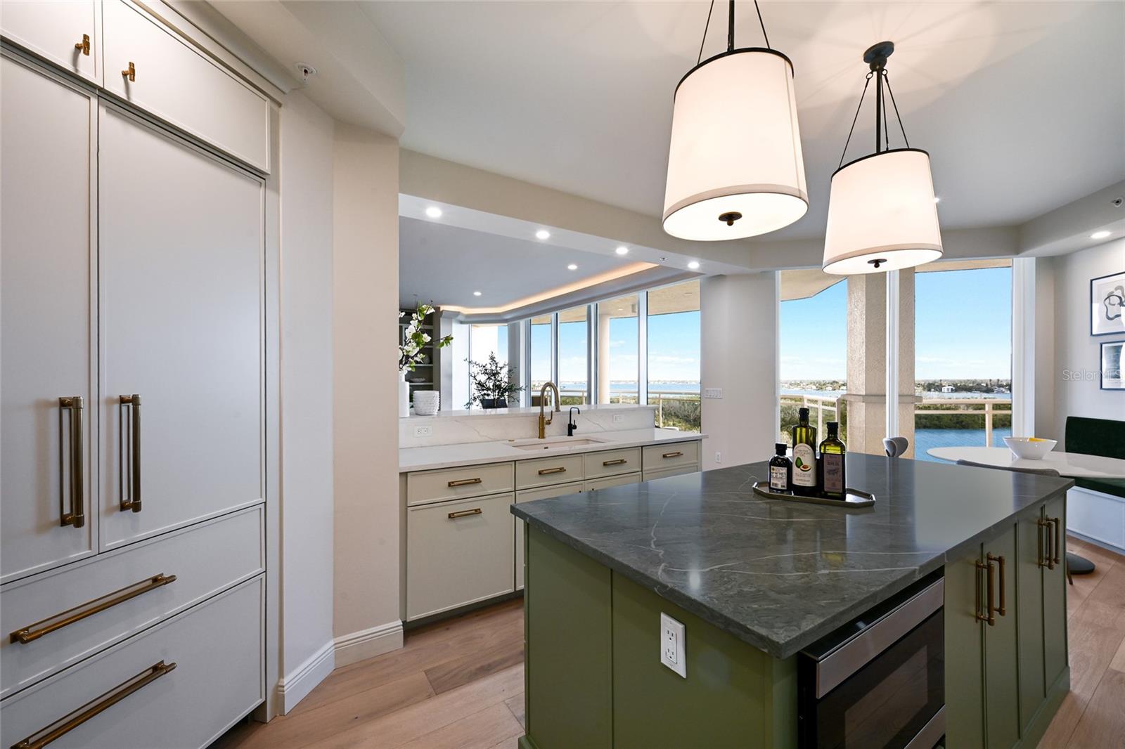 1300 BENJAMIN FRANKLIN DR #809