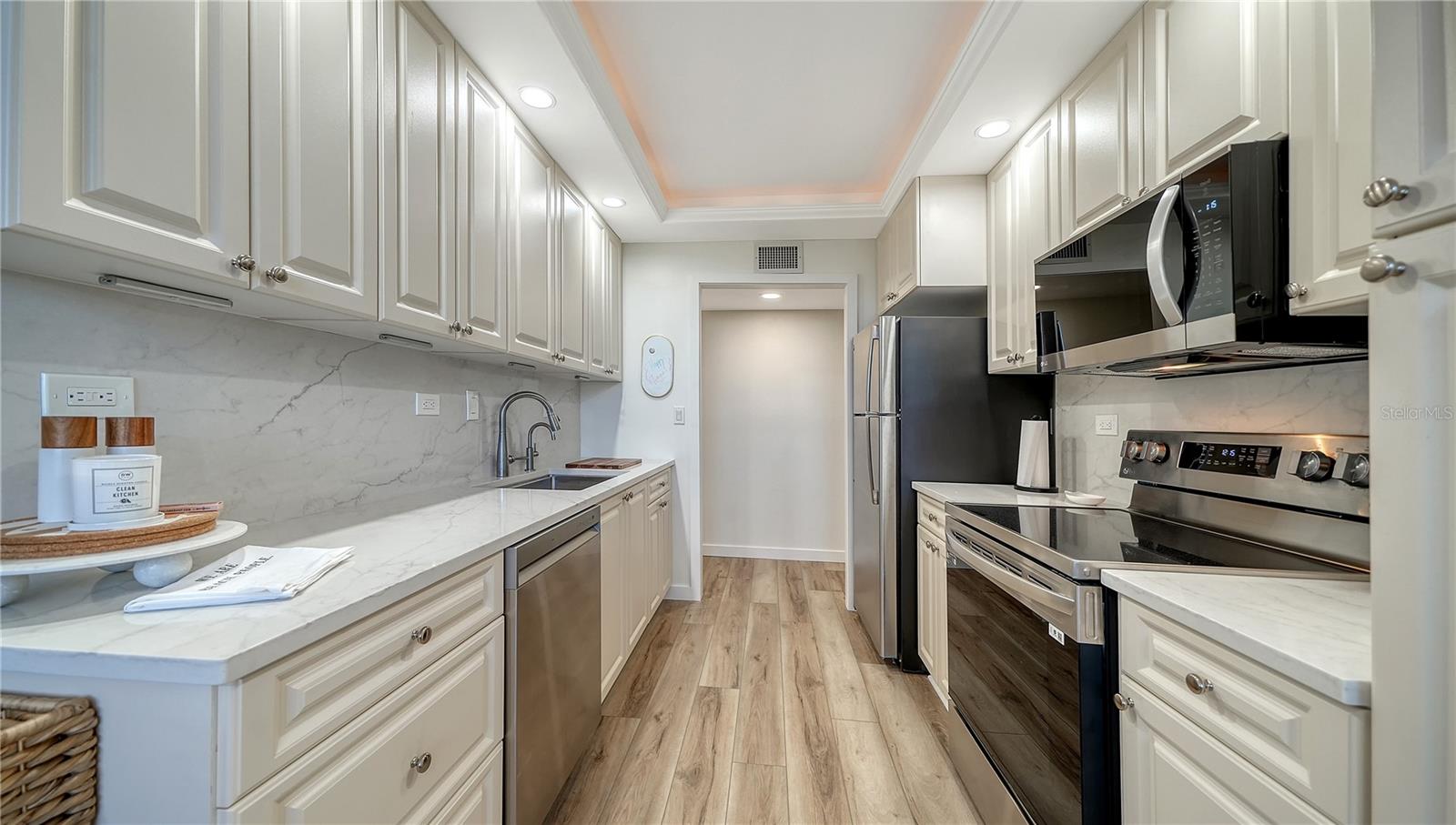 1000 LONGBOAT CLUB RD #403