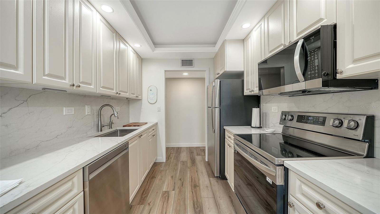 1000 LONGBOAT CLUB RD #403