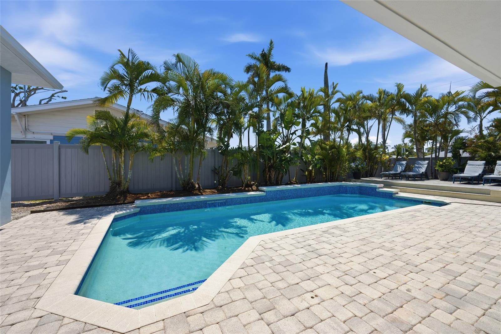408 JACKSON DR