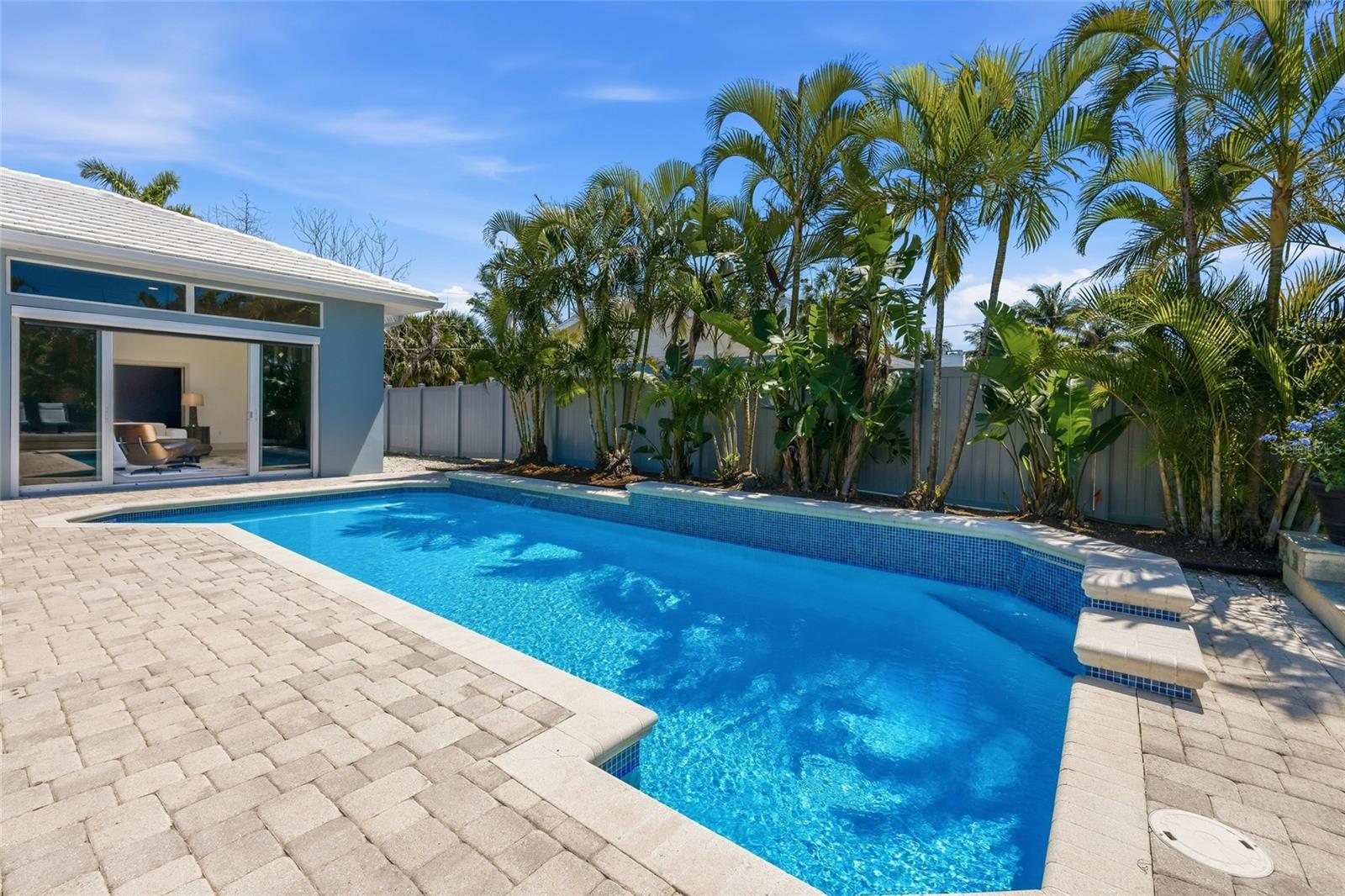 408 JACKSON DR