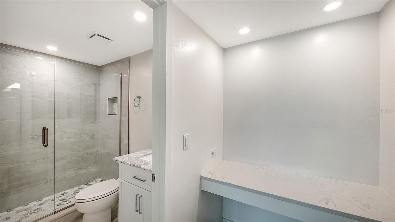 1000 LONGBOAT CLUB RD #304