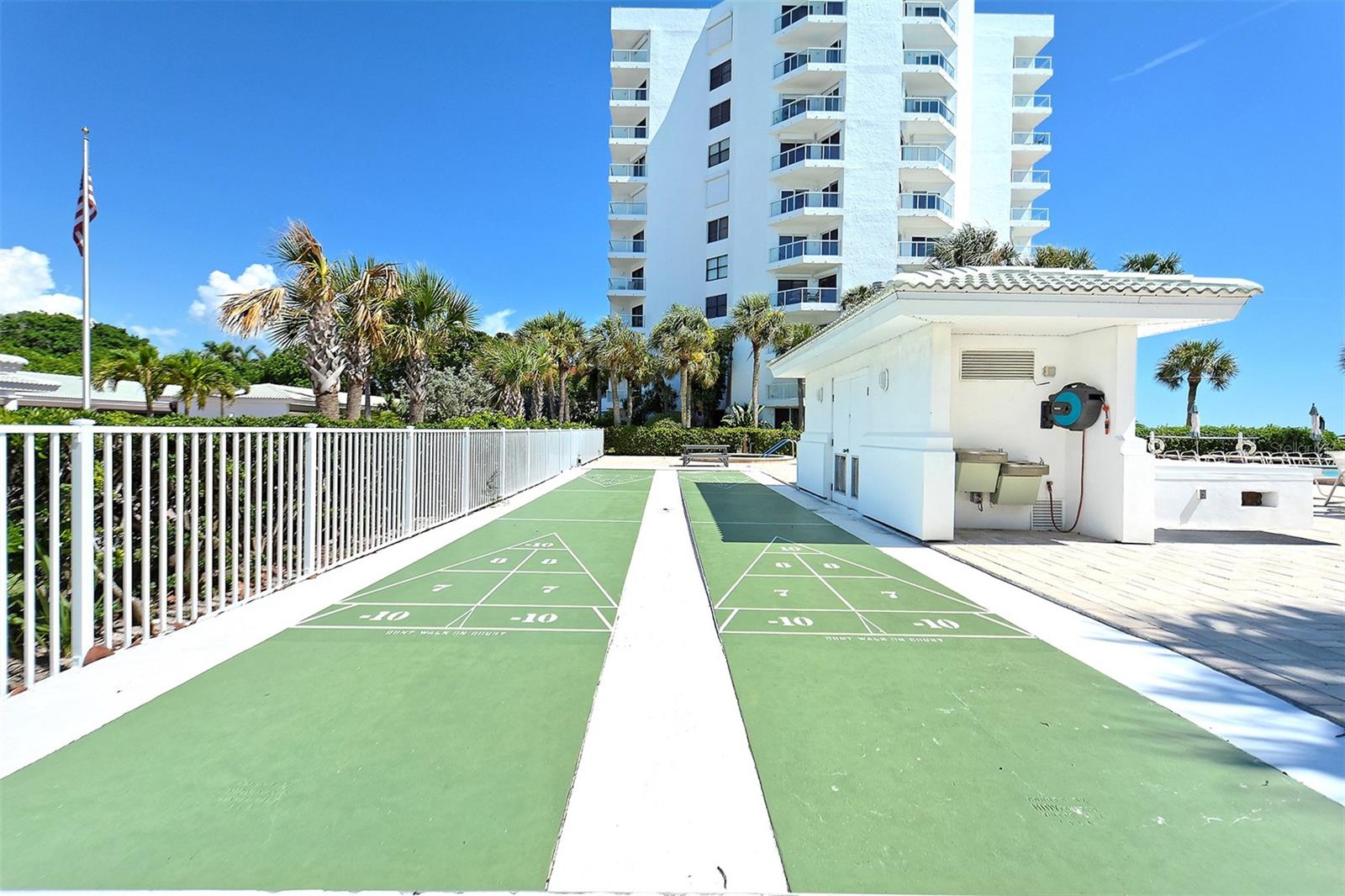 1000 LONGBOAT CLUB RD #304