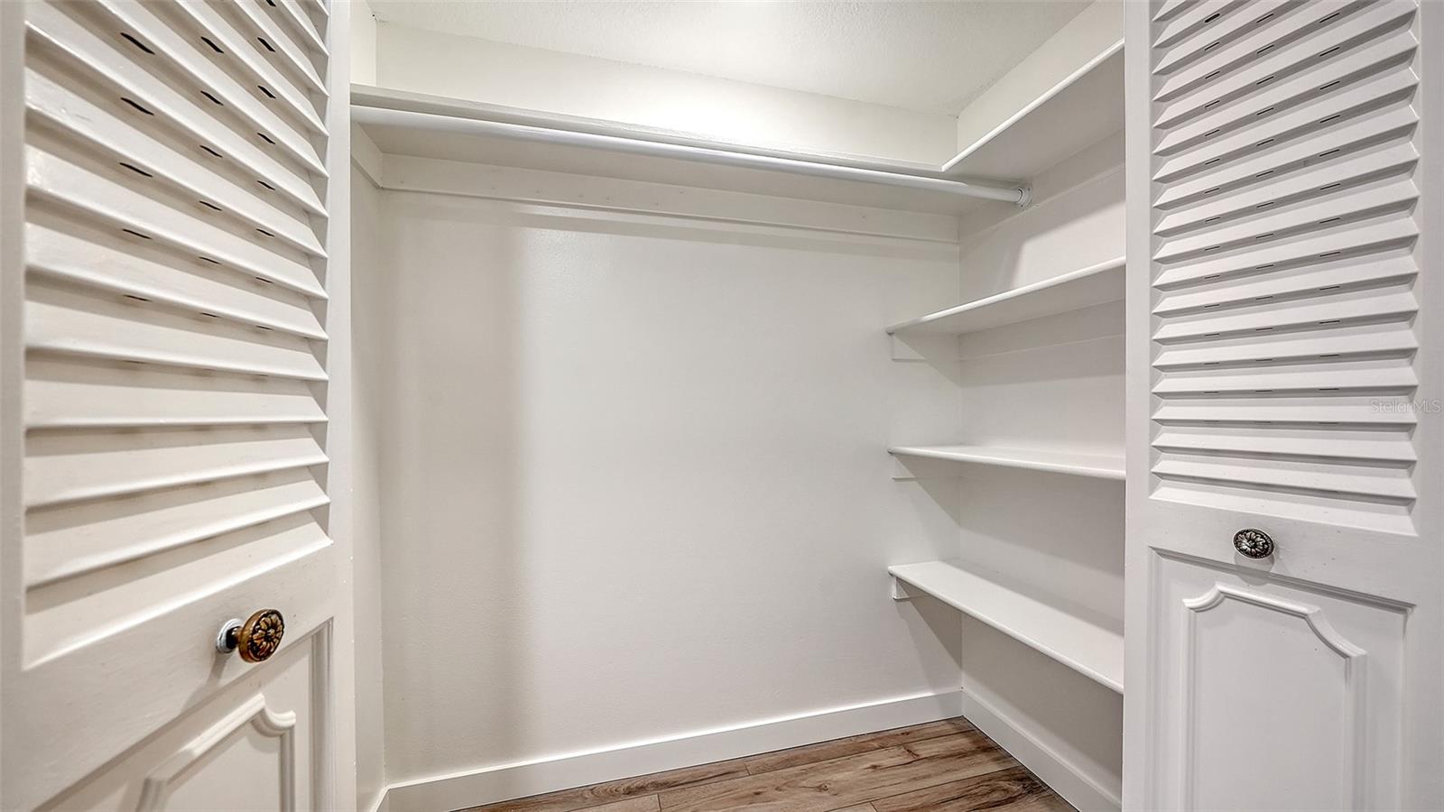 1000 LONGBOAT CLUB RD #304