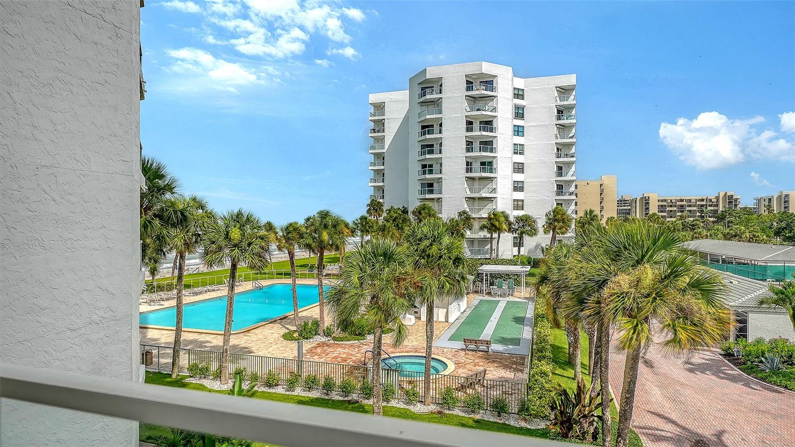 1000 LONGBOAT CLUB RD #304