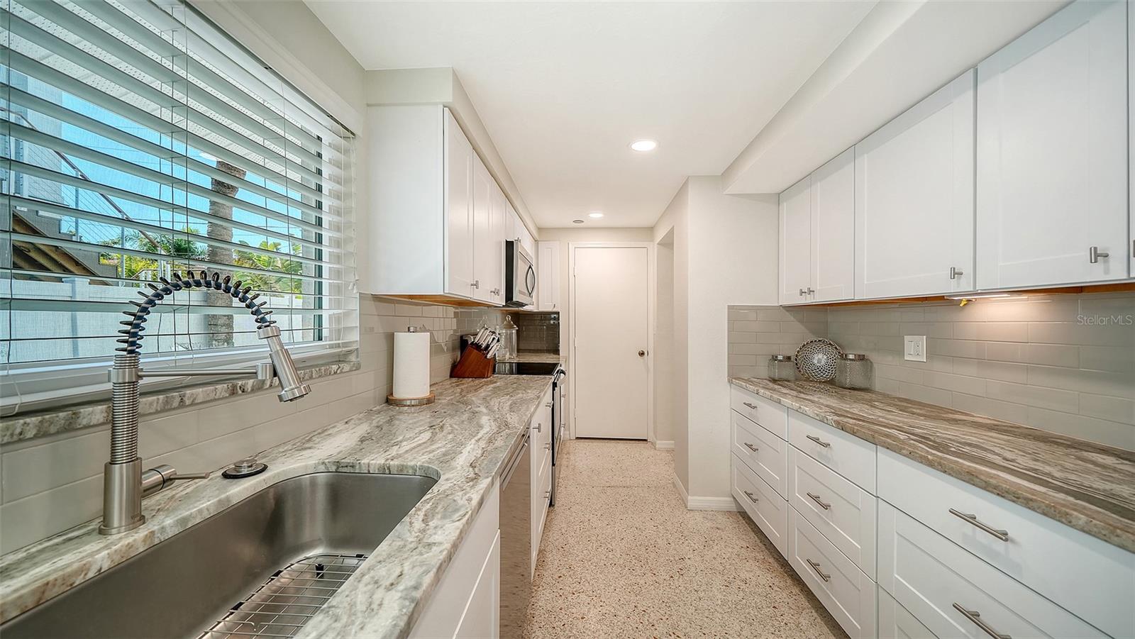 404 S POLK DR
