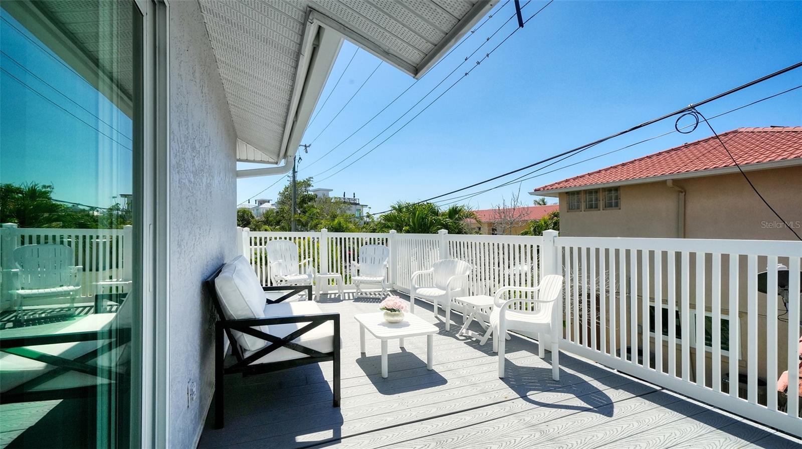 404 S POLK DR