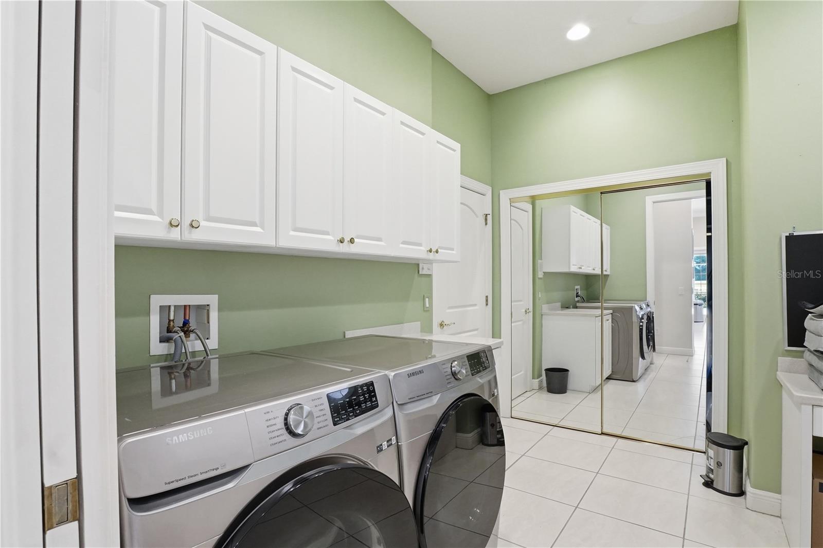 402 MACEWEN DR