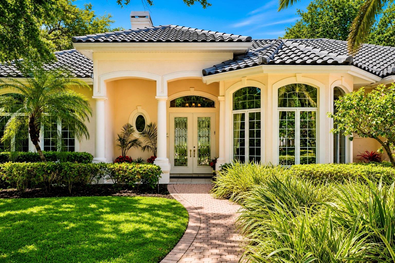 402 MACEWEN DR