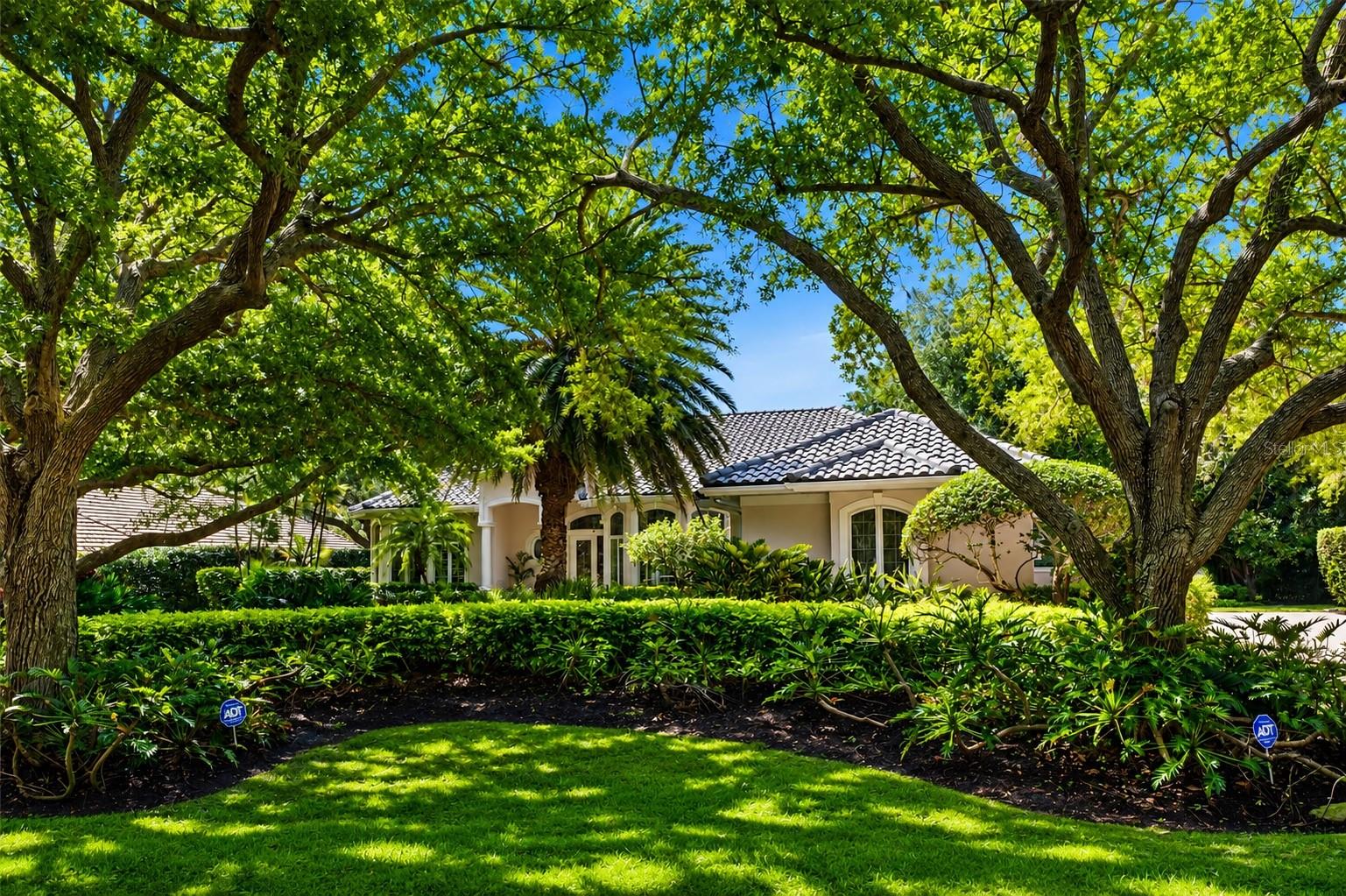 402 MACEWEN DR