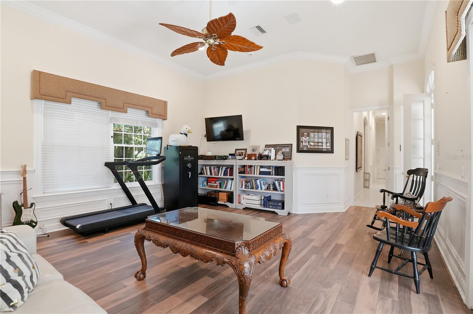 402 MACEWEN DR