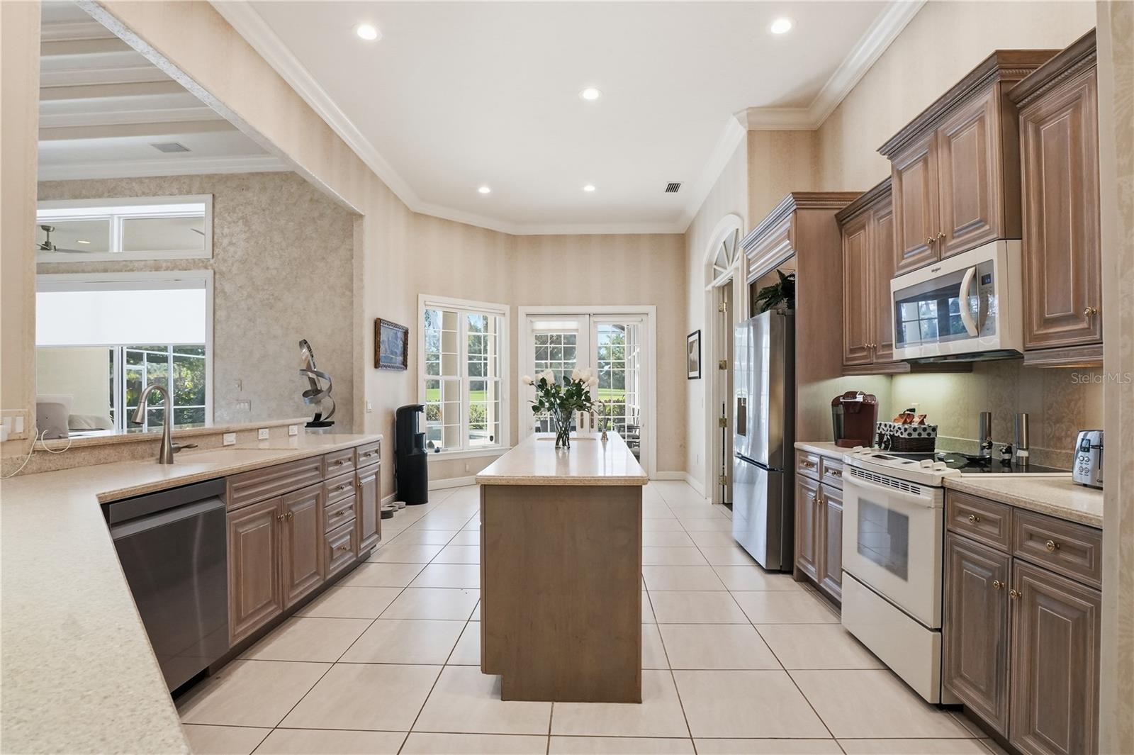 402 MACEWEN DR