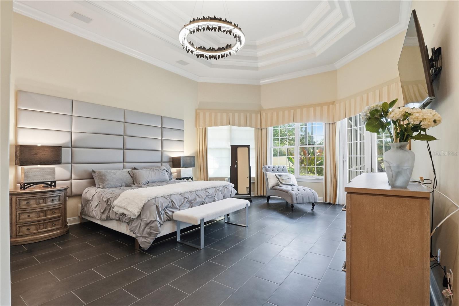 402 MACEWEN DR