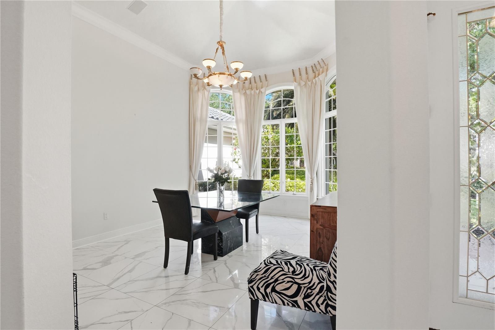 402 MACEWEN DR